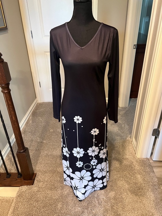 SHEIN Dresses & Skirts - SHEIN Black Maxi Dress with White Floral Hem